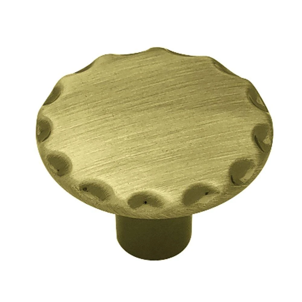 1-1/8 In. (28mm) Antique Brass Scallop Edge Round Cabinet Knob 1 1-1/8 In. (28mm) Antique Brass Scallop Edge Round Cabinet Knob