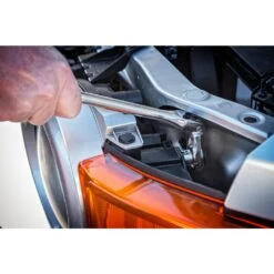 1/2 In. Drive 90-Tooth 24 In. Locking Flex Head Teardrop Ratchet -arbor Shop a9d3661612d9d73e5f801cbb143159a8